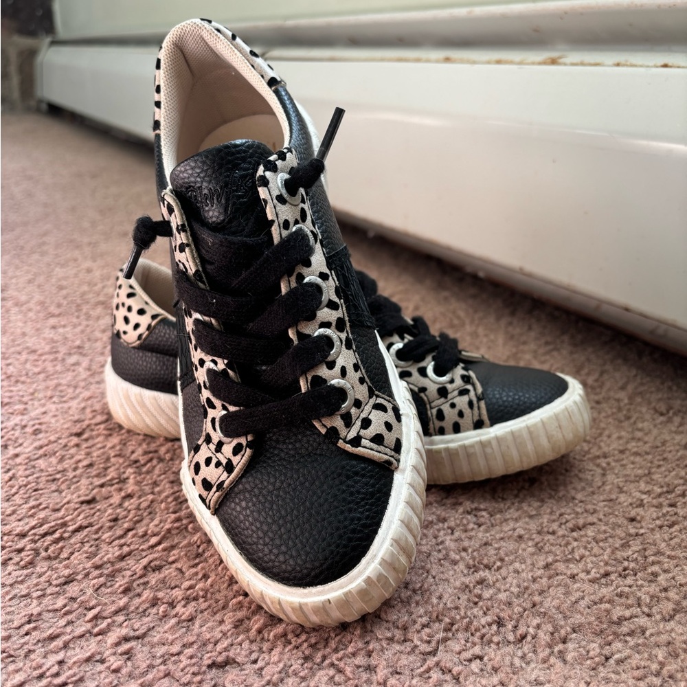 Black and cheetah patterned, shoes, good condition, size two.